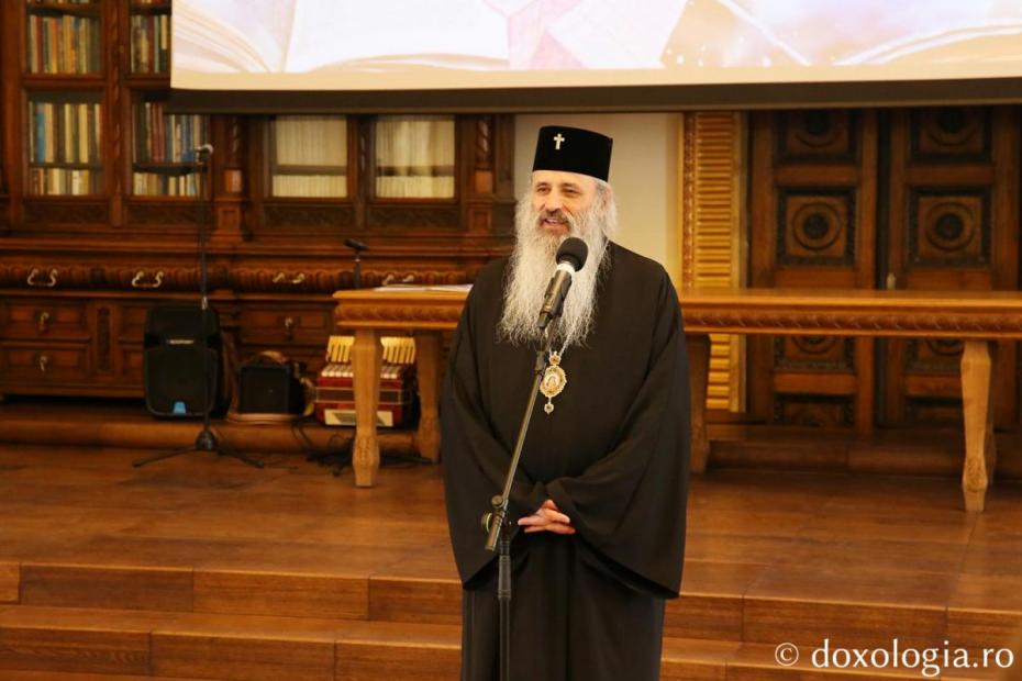 Înaltpreasfințitul Părinte Teofan, Mitropolitul Moldovei și Bucovinei, la festivitatea de încheiere a proiectului „Alege Școala!” / Foto: Flavius Popa