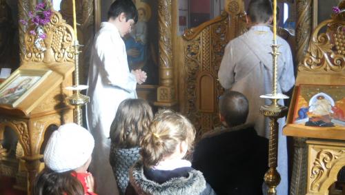 Copiii rostesc Rugăciunea "Tatăl nostru"