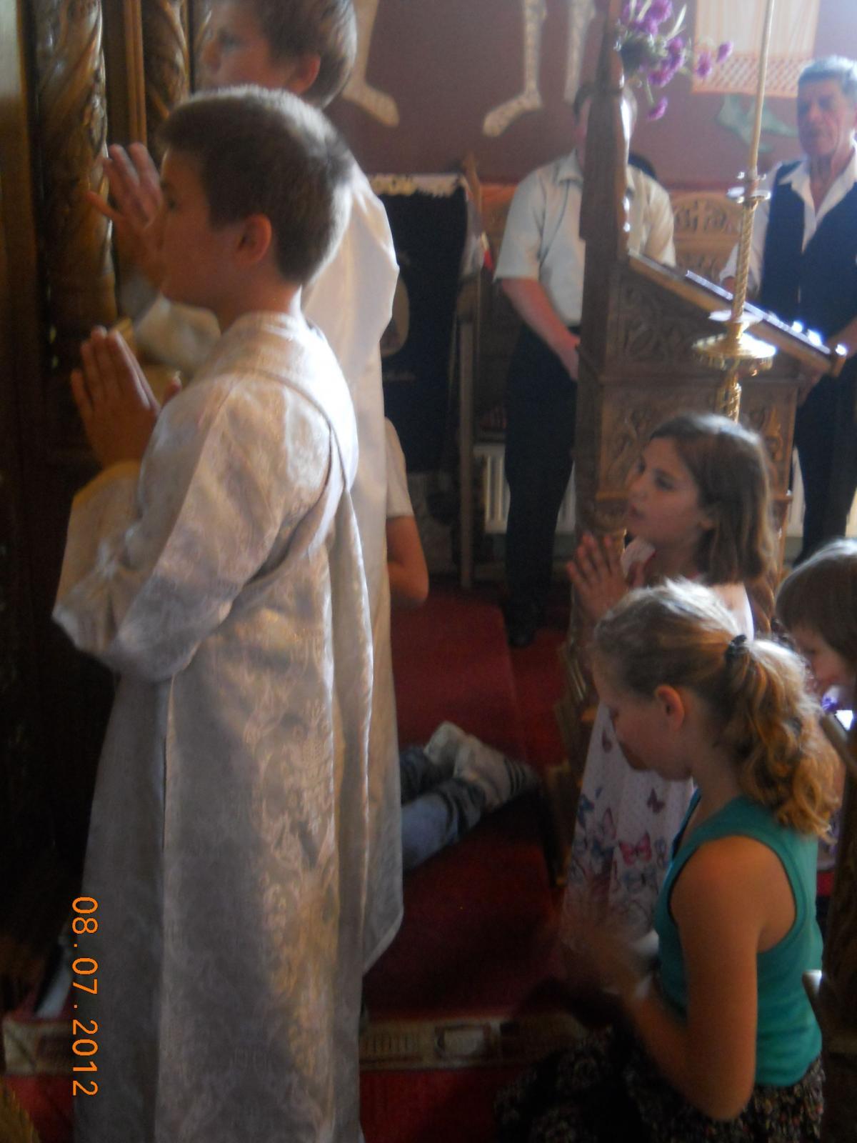 Copiii rostesc Rugăciunea "Tatăl nostru"