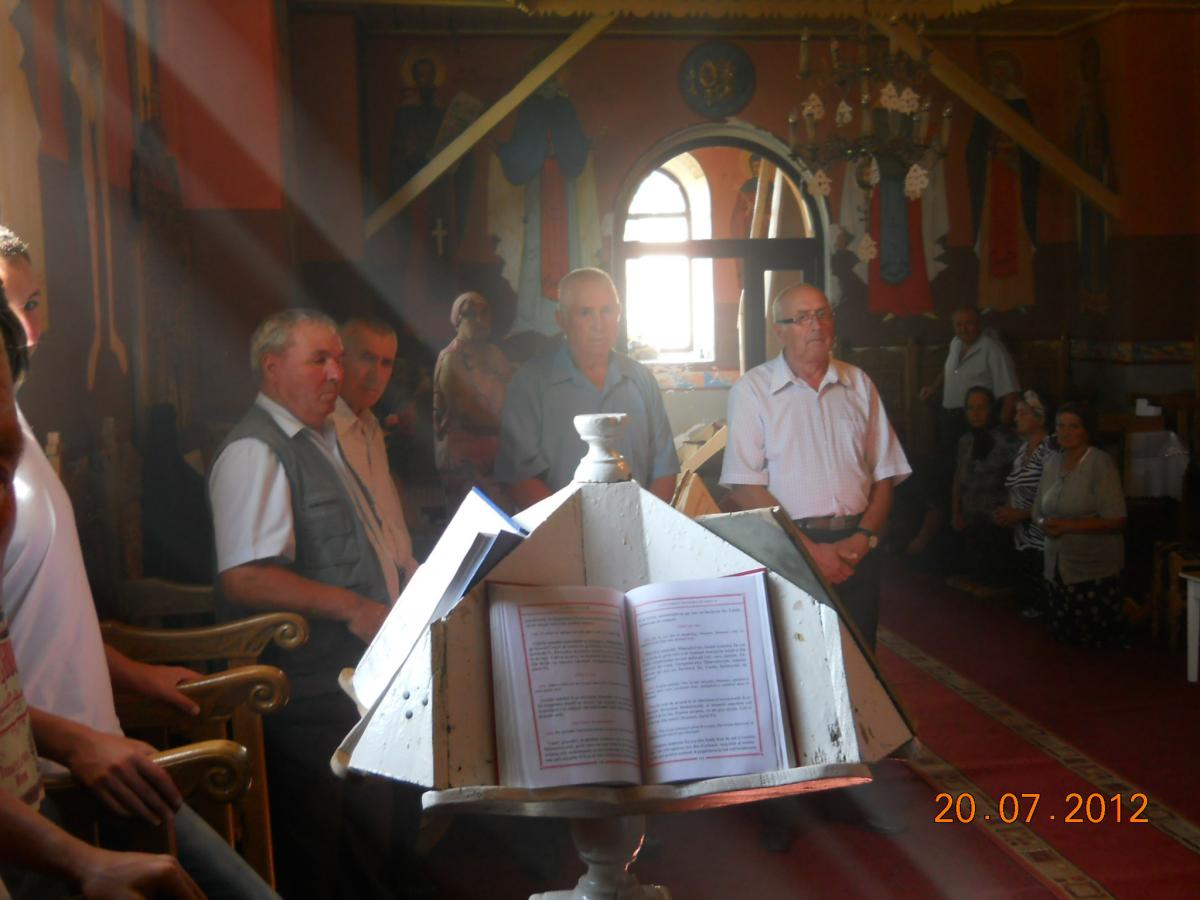 Barbaţi din parohia noastră la rugaciune