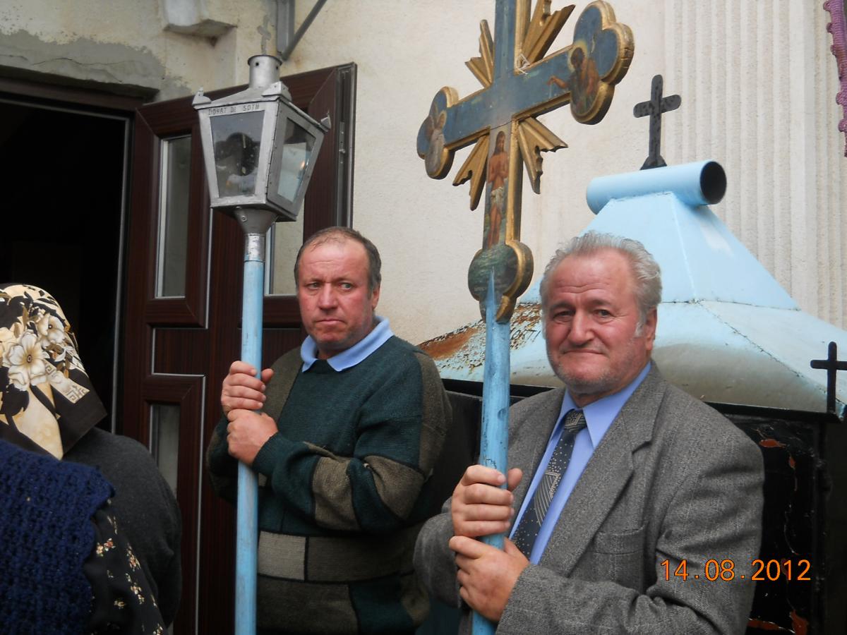 Credincioşii care au dus prapurii
