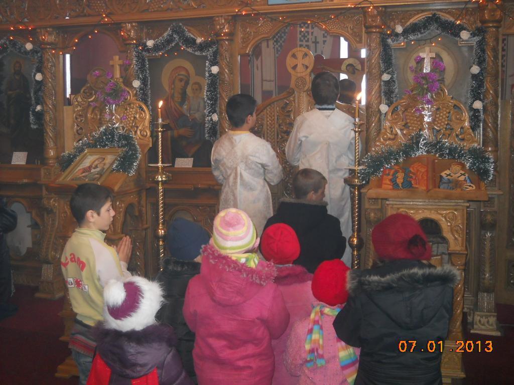 Copiii rostesc Rugăciunea "Tatăl nostru"