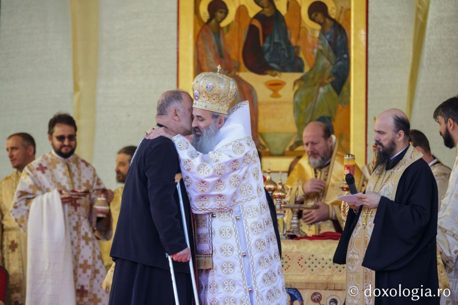 Foto: George Bosancu / „Crucea Moldavă” pentru preoții care au construit biserici în perioada comunistă